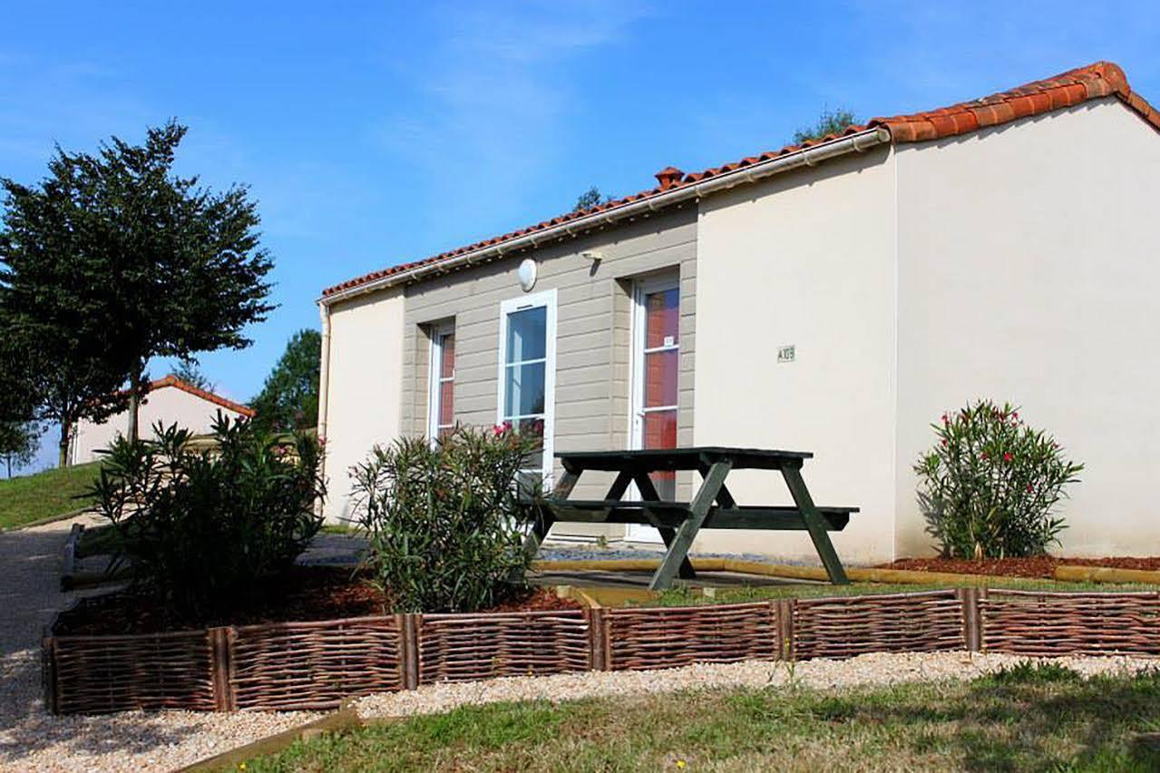 Olydea Les Epesses Hotel Exterior photo